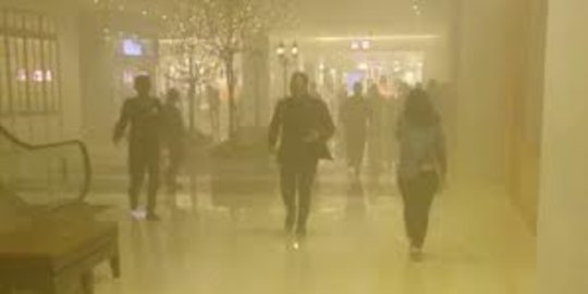 Grand Indonesia dikepung kepulan asap, pengunjung mal panik