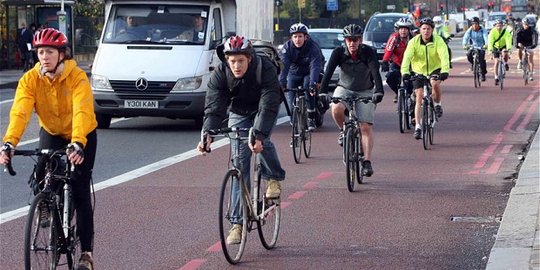 Pakai helm ketika bersepeda dapat tingkatkan risiko kecelakaan