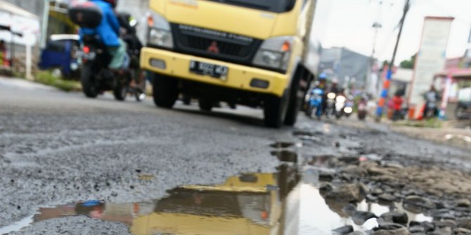 Perbaiki jalan berlubang, Pemkot Tangerang luncurkan 'Perjaka Gesit'