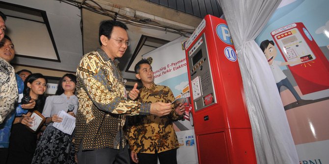ktp ahok e tunggu KTP  juta Ahok merdeka.com Ahok 1  klaim Teman banyak partai,