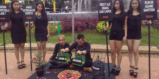 Ingin Golkar bersatu, paranormal gelar ruwatan 2 anak ayam