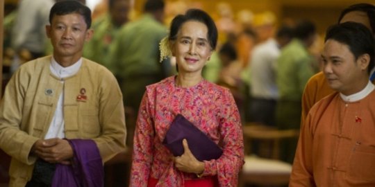 Partai Aung San Suu Kyi resmi memerintah Myanmar, janji perbaiki HAM