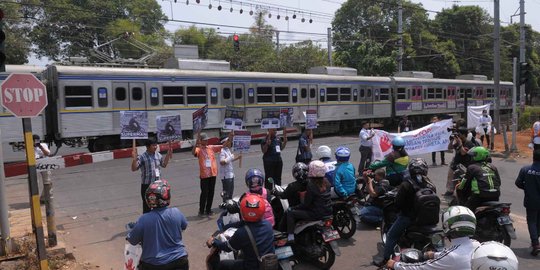 Canggih, mahasiswa ini ciptakan palang kereta otomatis