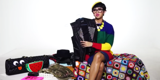 [Video] 10 Item wajib untuk tampil playful ala Diana Rikasari