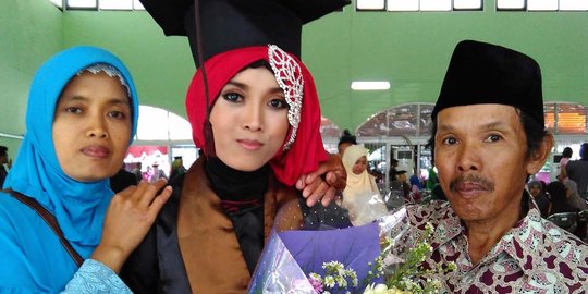 Nur Fatimah, anak buruh tani raih cumlaude di UIN Semarang IPK 3,93