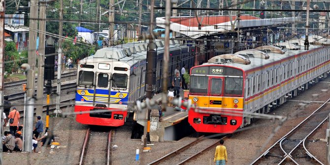 Ada gangguan persinyalan, antrean KRL Jakarta-Bogor sampai 