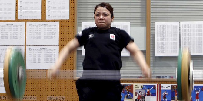 Hiromi Miyake, atlet angkat besi wanita unggulan Jepang