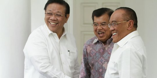 Ekspresi Ical dan Agung saat JK mempertemukannya