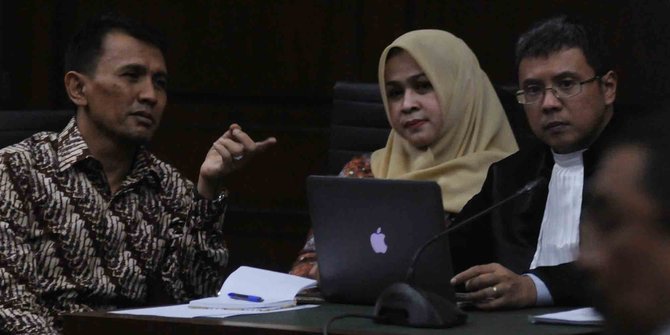 Gatot Pujo berdampingan istri jalani sidang korupsi PTUN Medan