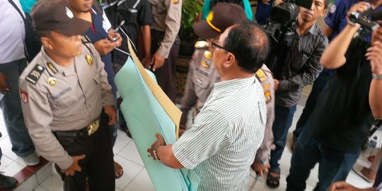 Polisi amankan mahasiswa bawa poster di ruang sidang Engeline