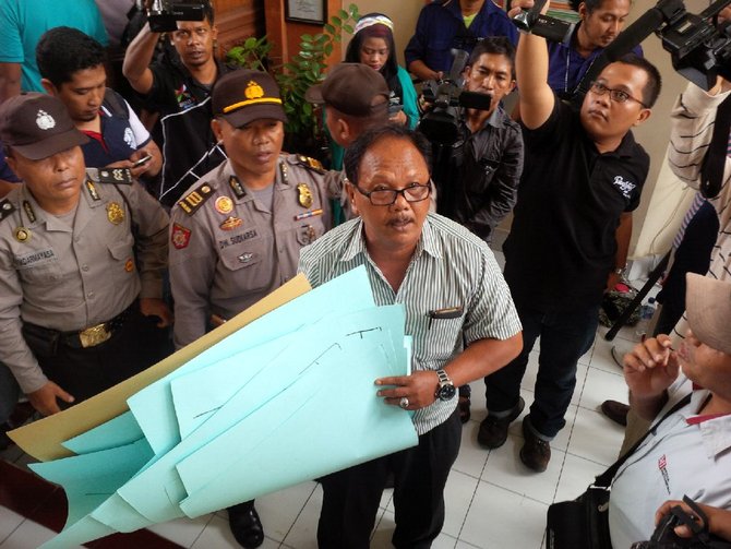 kericuhan di sidang engeline