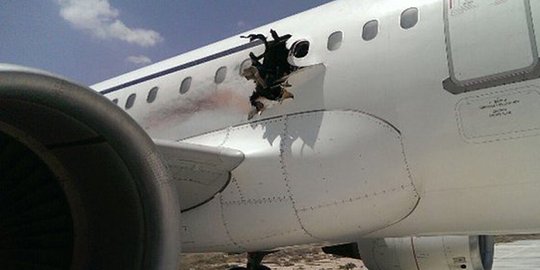 [Video] Momen menegangkan dalam pesawat Somalia pasca kena bom