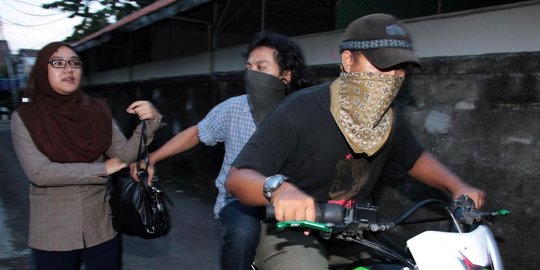 buru kabur jambret ini terjatuh dari motor rev2