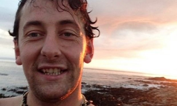 pria wales tewas menelan satu burger sekaligus