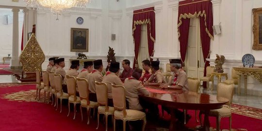 Temui Jokowi di Istana, Kwarnas Pramuka minta duit buat jambore