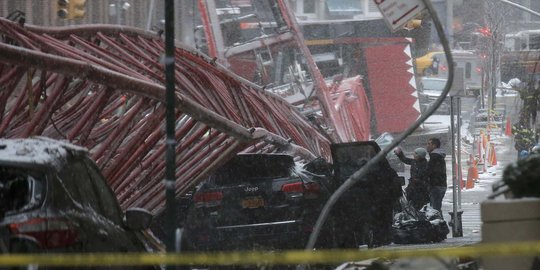 Ini crane ambruk di pusat New York yang tewaskan satu warga