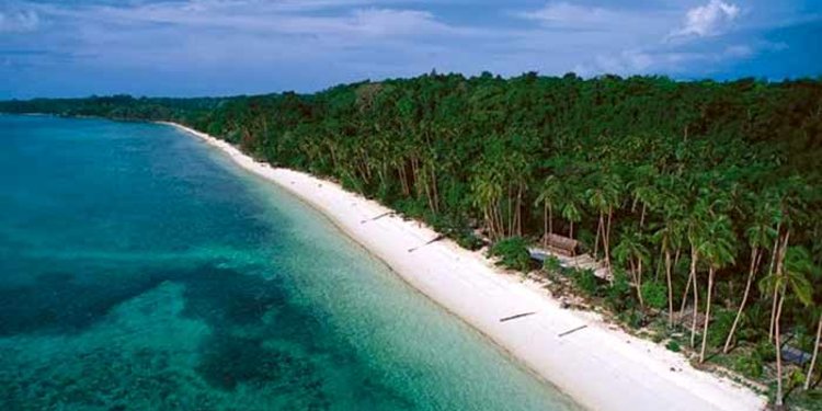 Pulau Panjang Jepara Pesona Romantis Pantai Utara Pulau