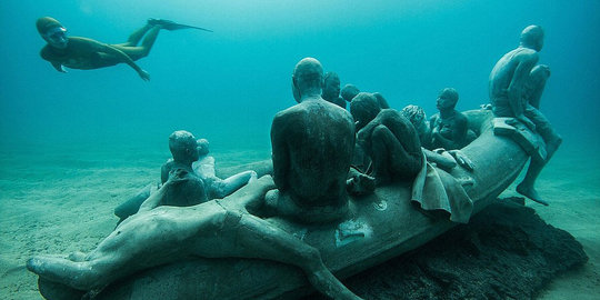 Melihat museum patung manusia di bawah laut pertama di Eropa