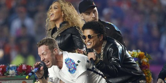 Aksi Coldplay, Bruno Mars, & Beyonce gebrak Super Bowl ke-50