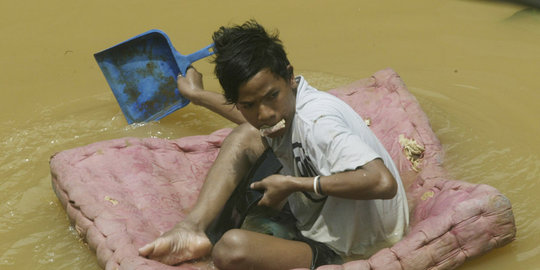 Banjir rendam desa di Bangka Tengah, warga mengungsi ke gedung bekas