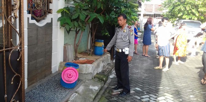 Bayi dalam tas plastik ditemukan di perumahan di Tangerang