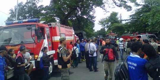 Lokasi jatuhnya Super Tucano di Malang dipadati warga