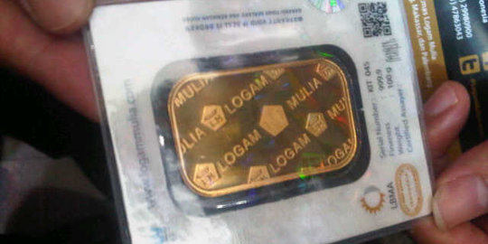 Harga emas Antam turun jadi Rp 561.000 per gram