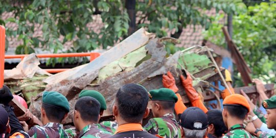 Tim gabungan evakuasi bangkai Super Tucano pakai cara manual