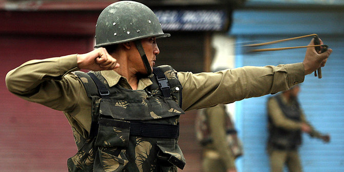 Polisi India resmi pakai ketapel bubuk cabai buat bubarkan perusuh
