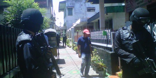 Densus 88 kembali geledah rumah terduga teroris di Sumedang