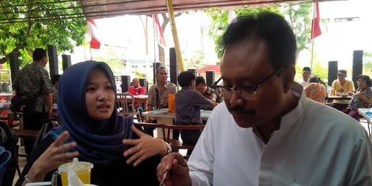 Cerita Gus Ipul goda pedagang sampai dicurhati atap bocor