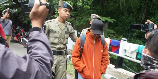 Valentine Day, Satpol PP Mataram patroli tempat nongkrong anak muda