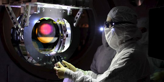 Ini optik laser LIGO buktikan kebenaran teori gravitasi Einstein