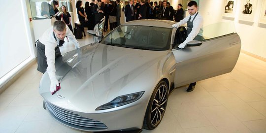 Kemewahan mobil James Bond film Spectre dilelang Rp 29 miliar