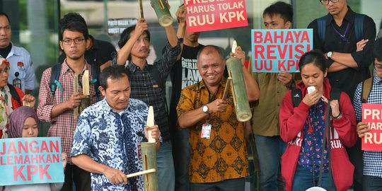 Pukul kentongan, pimpinan KPK dan aktivis kompak tolak RUU