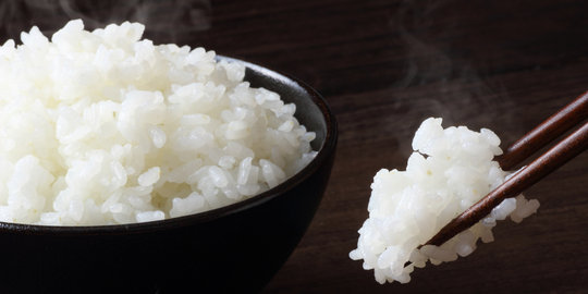 Makan sepiring nasi, cara enak sembuhkan insomnia