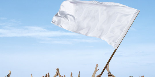 Mengapa bendera putih dikibarkan ketika menyerah?