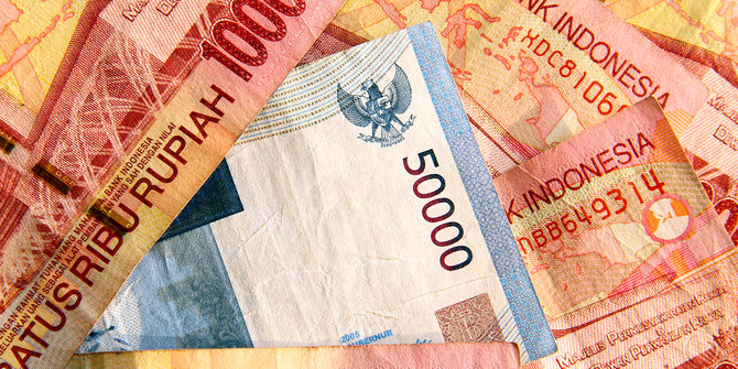 Nilai tukar Rupiah kembali melemah ke level Rp 13.500-an per USD