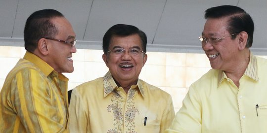 Jelang Munas, kubu Ical dan Agung kumpul di markas Golkar