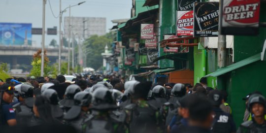 Ribuan polisi dan TNI kepung Kalijodo