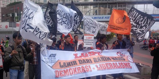 Demo di Bundaran HI, mahasiswa Hizbut Tahrir kecam LGBT