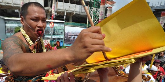 Foto-foto kemeriahan Karnaval Cap Go Meh di Glodok
