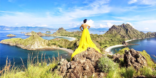 Spot instagramable dari puncak pulau Padar