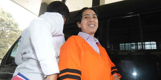 Tak mampu bayar kuasa hukum, aspri Dewie Limpo hadapi sidang sendiri