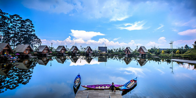 Disambut ontang-anting, dusun bambu manjakan pengunjungnya 