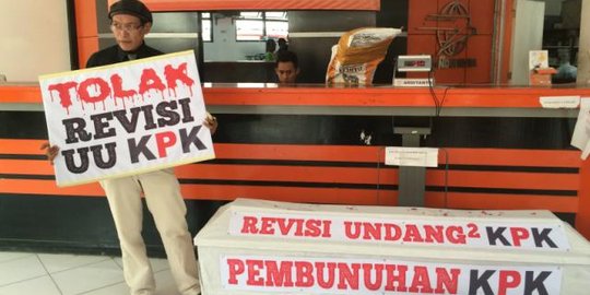 Setelah pimpinan KPK, giliran Ketua DPR konsultasi ke Jokowi