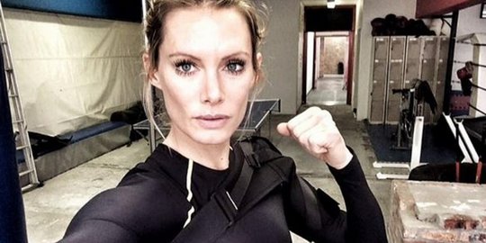 cantik-cantik, 7 wanita ini kerjanya menantang maut