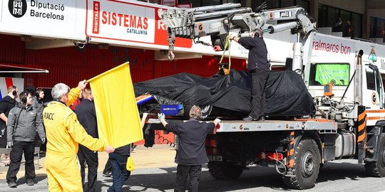 Mobil Rio Haryanto tergelincir ke luar jalur hingga dievakuasi