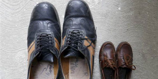 Punya kaki terbesar di dunia, pria ini dapat hadiah sepatu