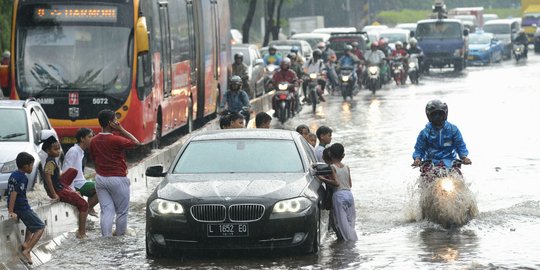 Semalaman diguyur hujan, ini lokasi genangan air di Jakarta